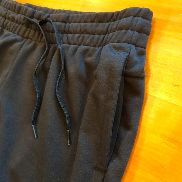 ADIDAS Essentials Linear Black Joggers - Picture 3 of 6